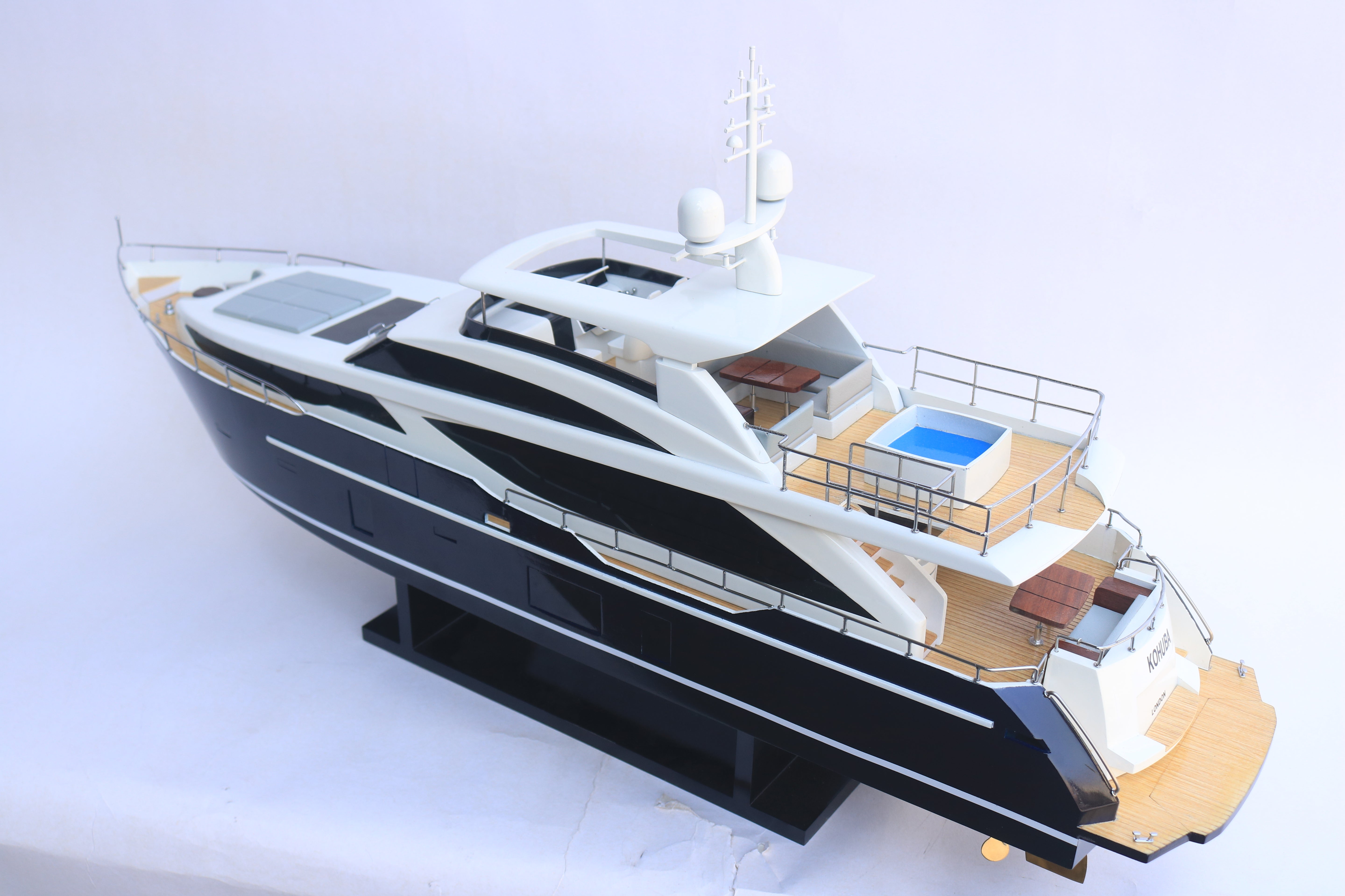 PRINCESS SUPERYACHTS 3 0M - Blue Black