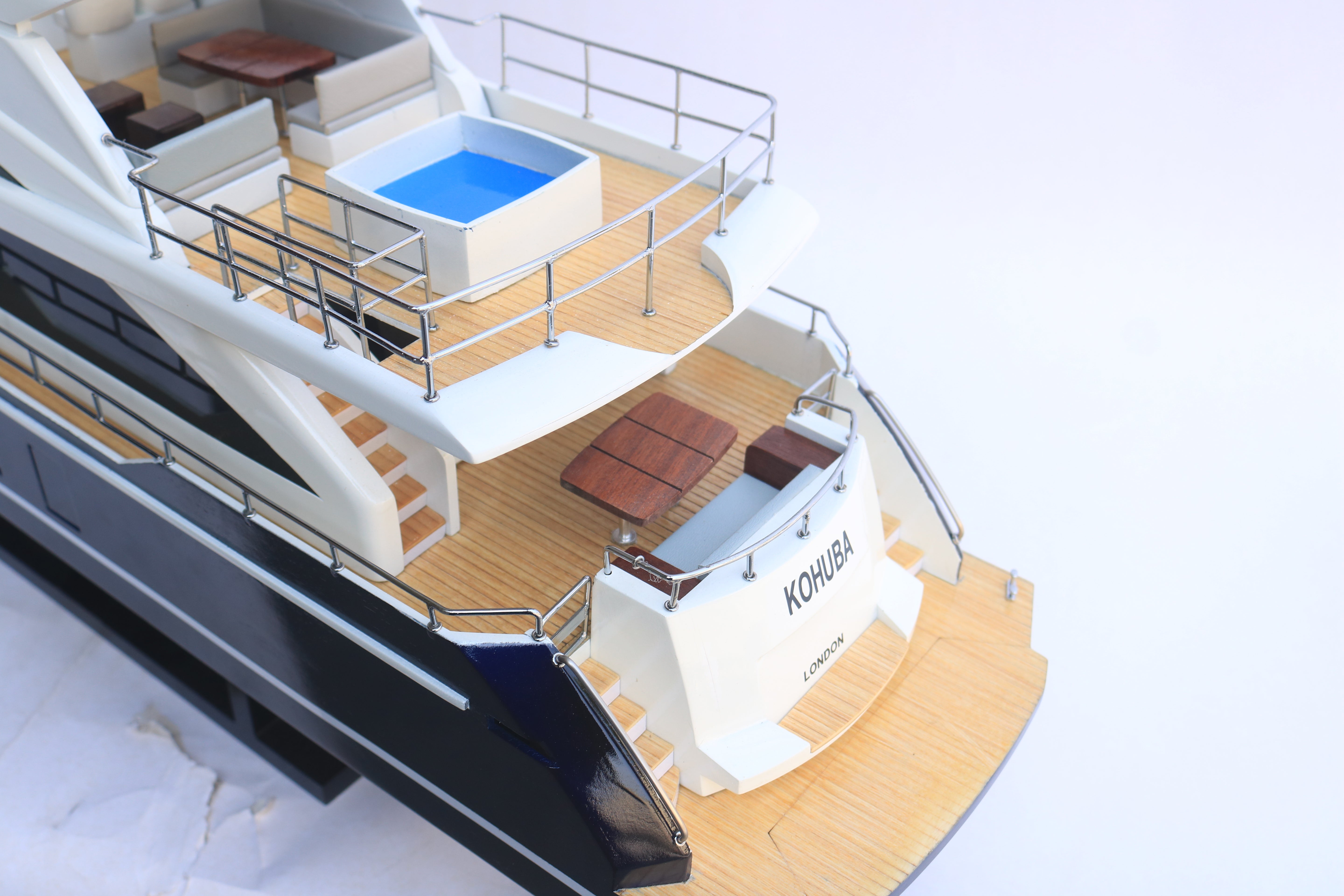 PRINCESS SUPERYACHTS 3 0M - Blue Black