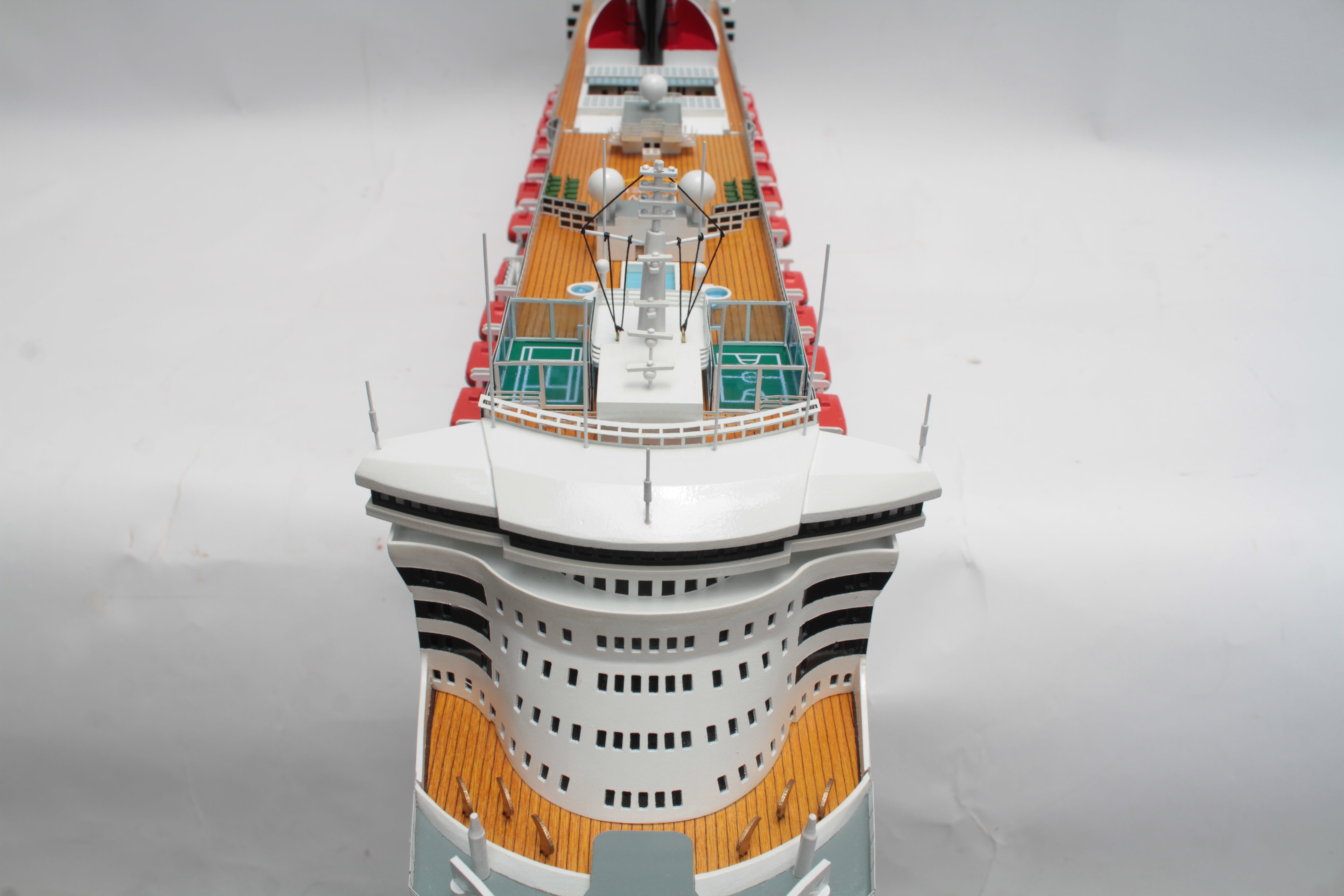 QUEEN MARY 2 Special Edition