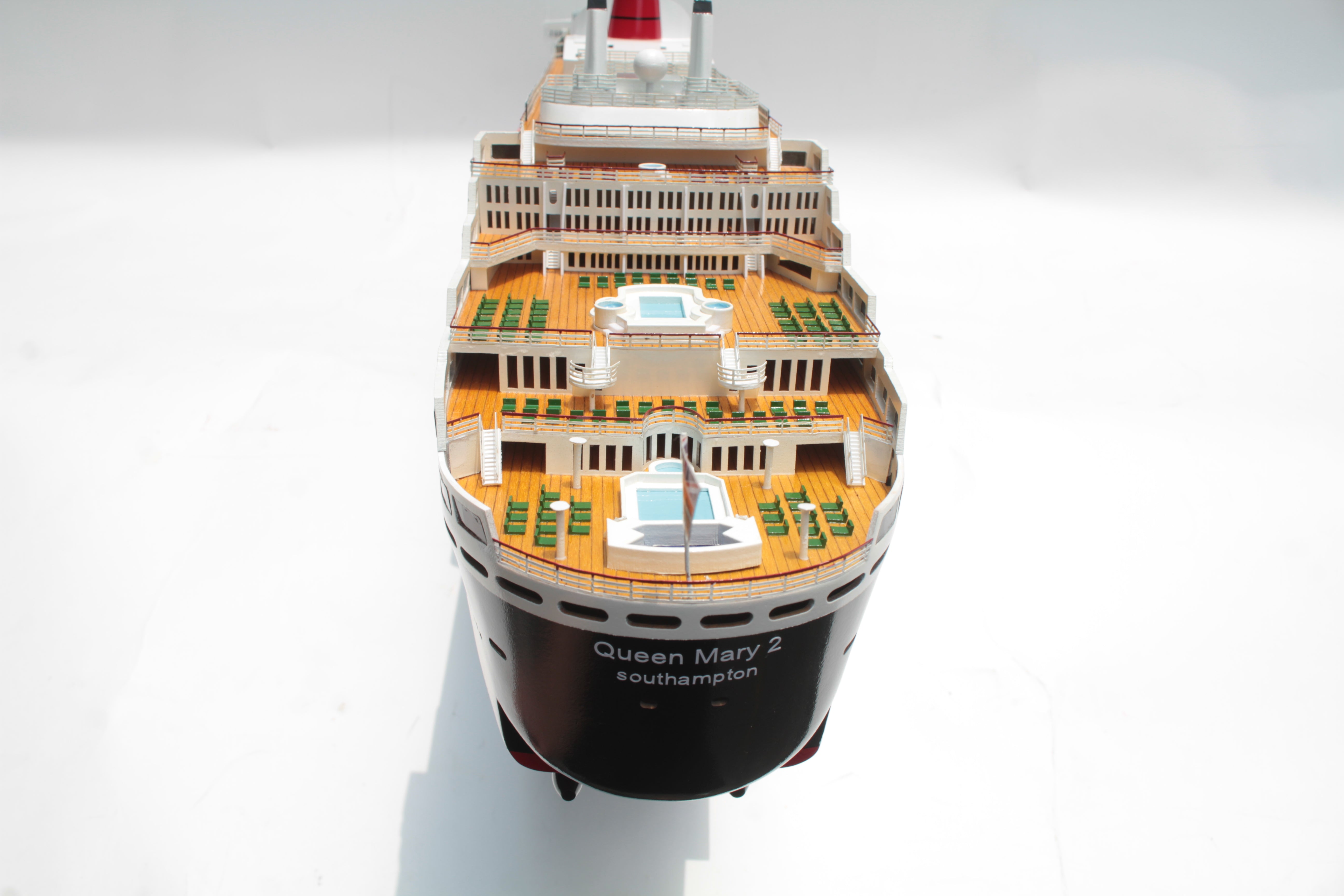 QUEEN MARY 2 Special Edition