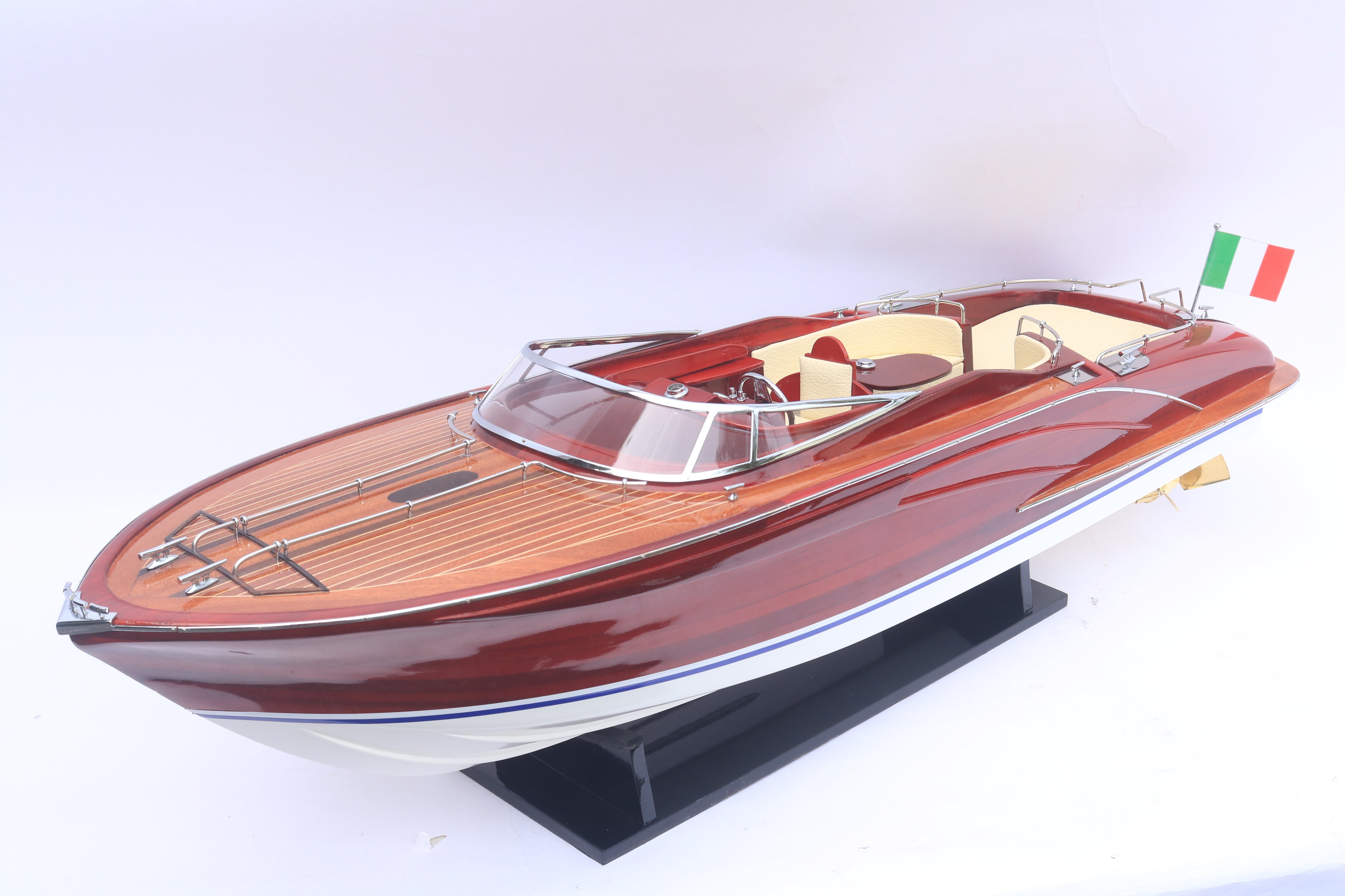 RIVA RAMA 44 LACQUER F INISHED