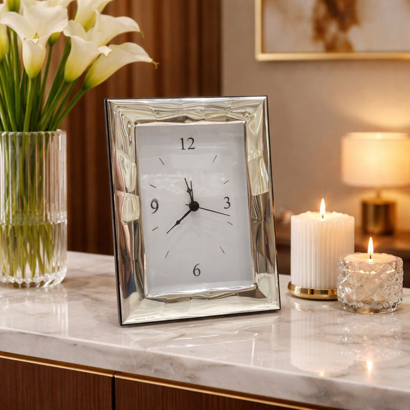 ABSTRACT CLASSIC CLOCK