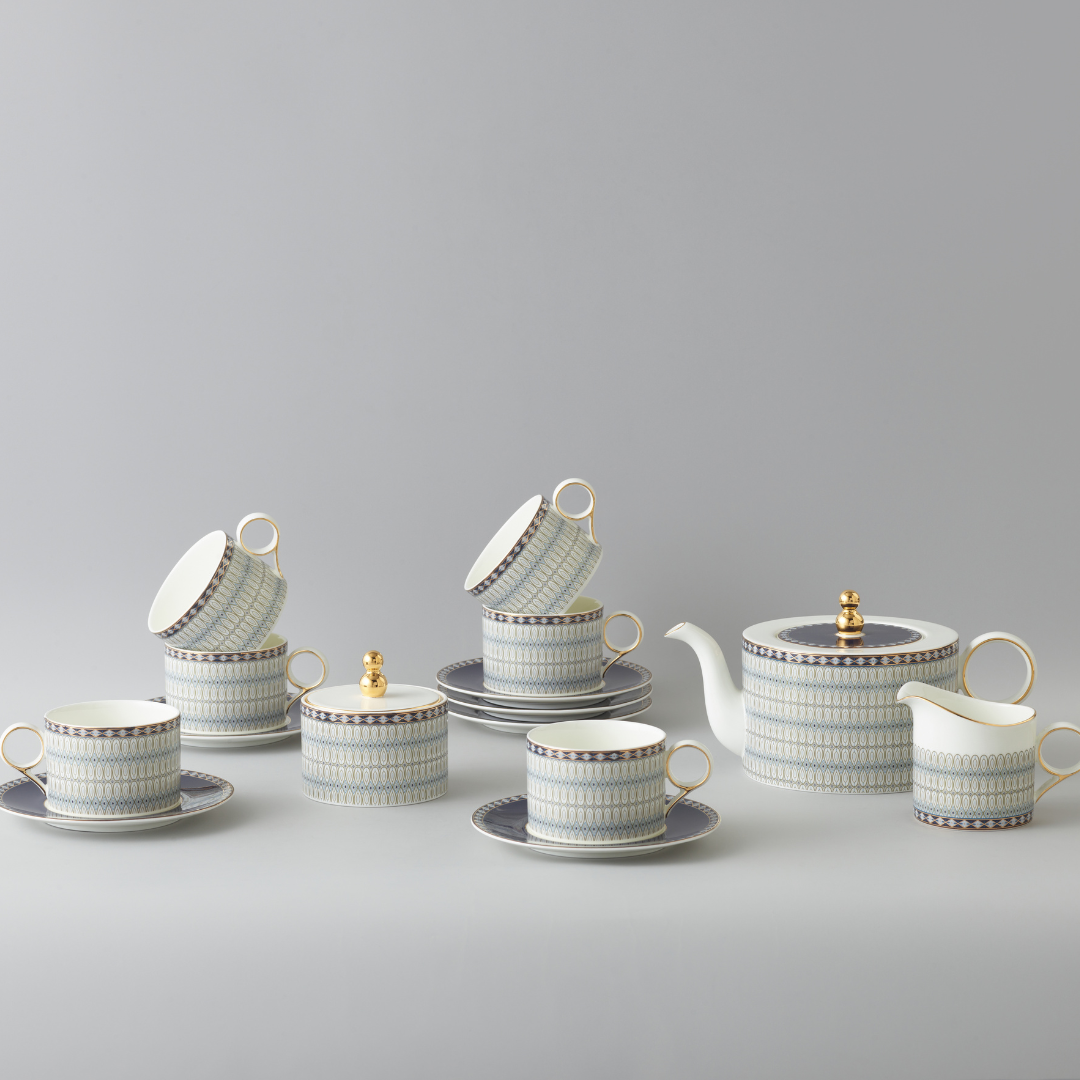 Berry Noir 15pcs Tea Set