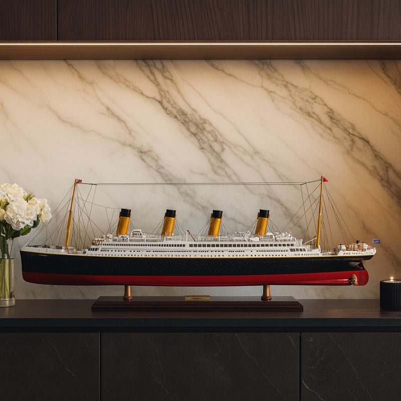 RMS TITANIC WITH LIGHTS