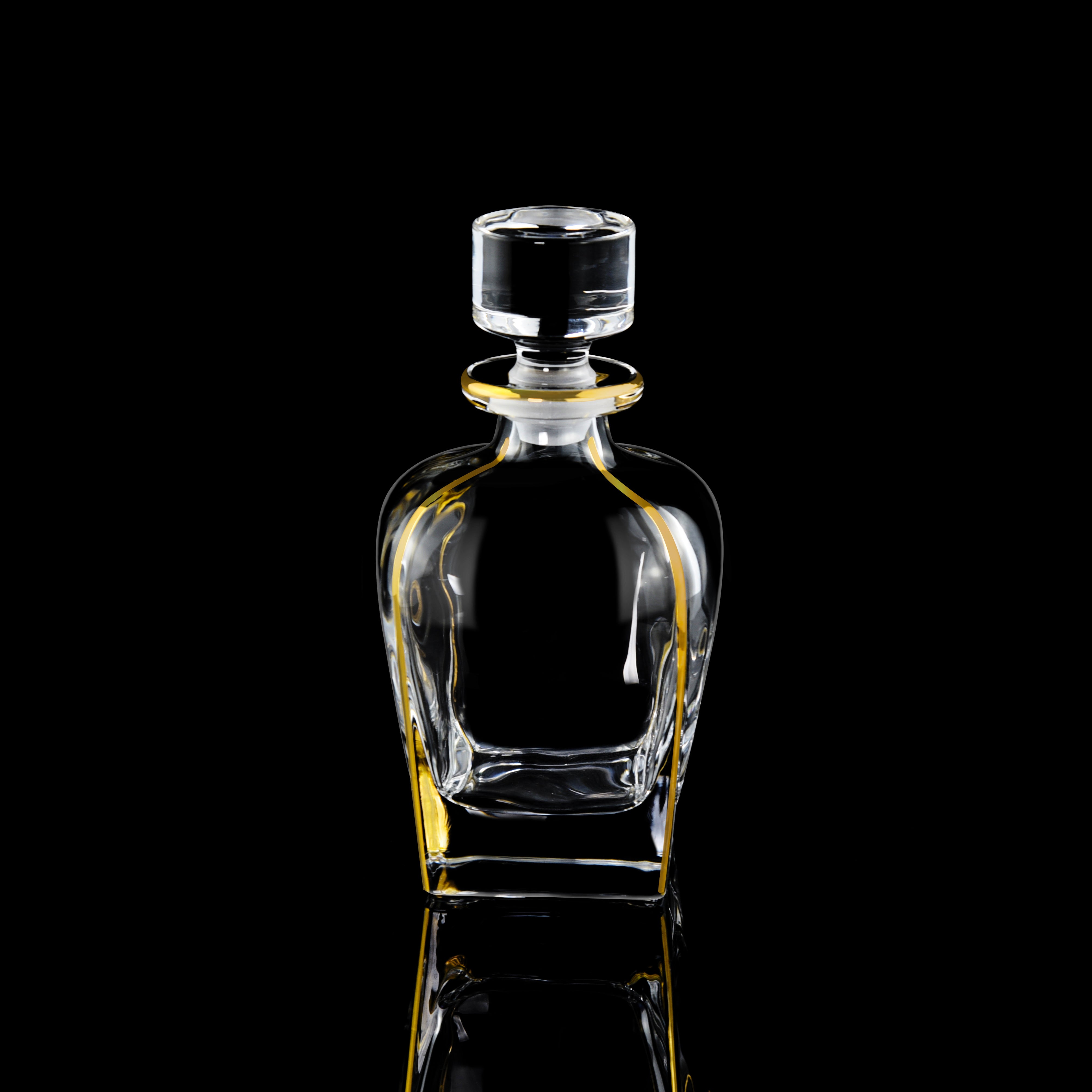Set of 6 Elegant Whiskey Glasses With Decanter