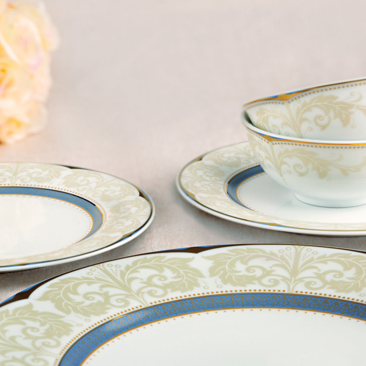Noritake Royal fountain Dinner Set (37 pcs)
