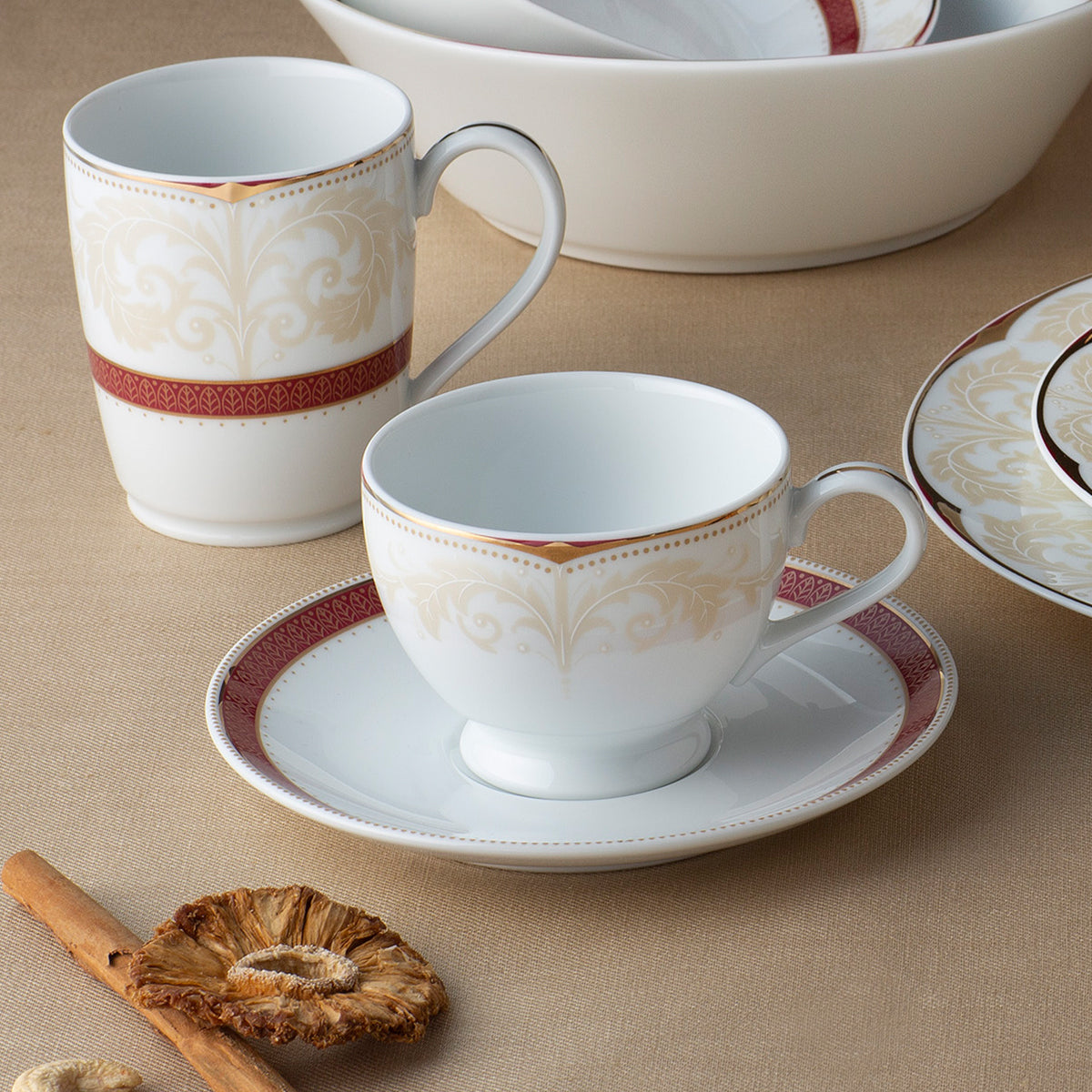 Noritake Queen's Fountain Tea set (12 pcs)
