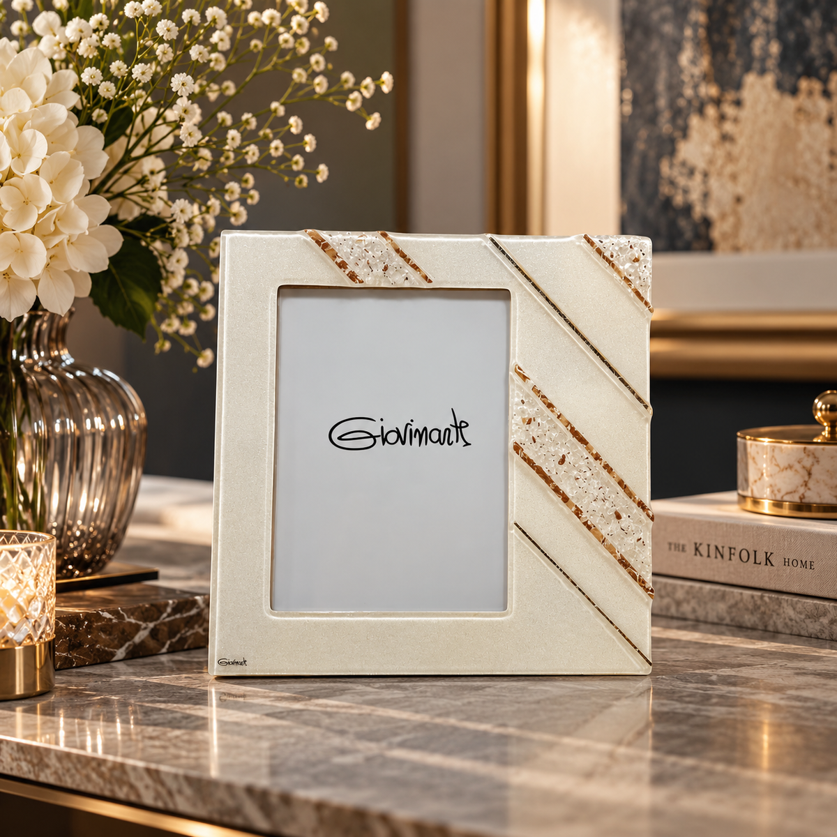 Eternal reflection photo frame