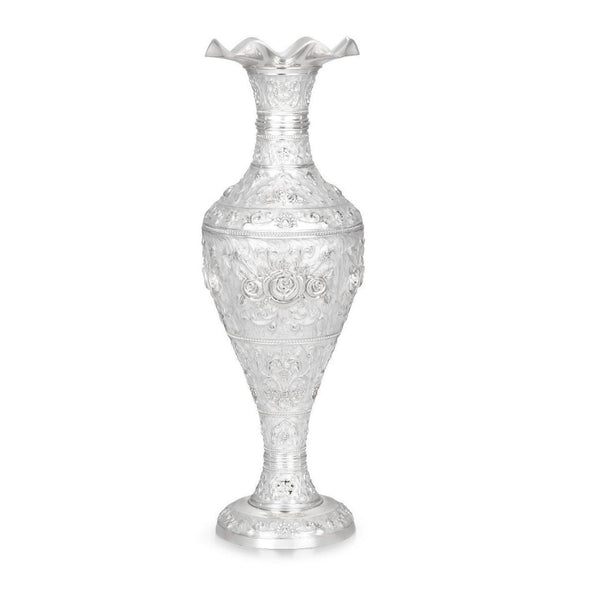 Silver vase (white)