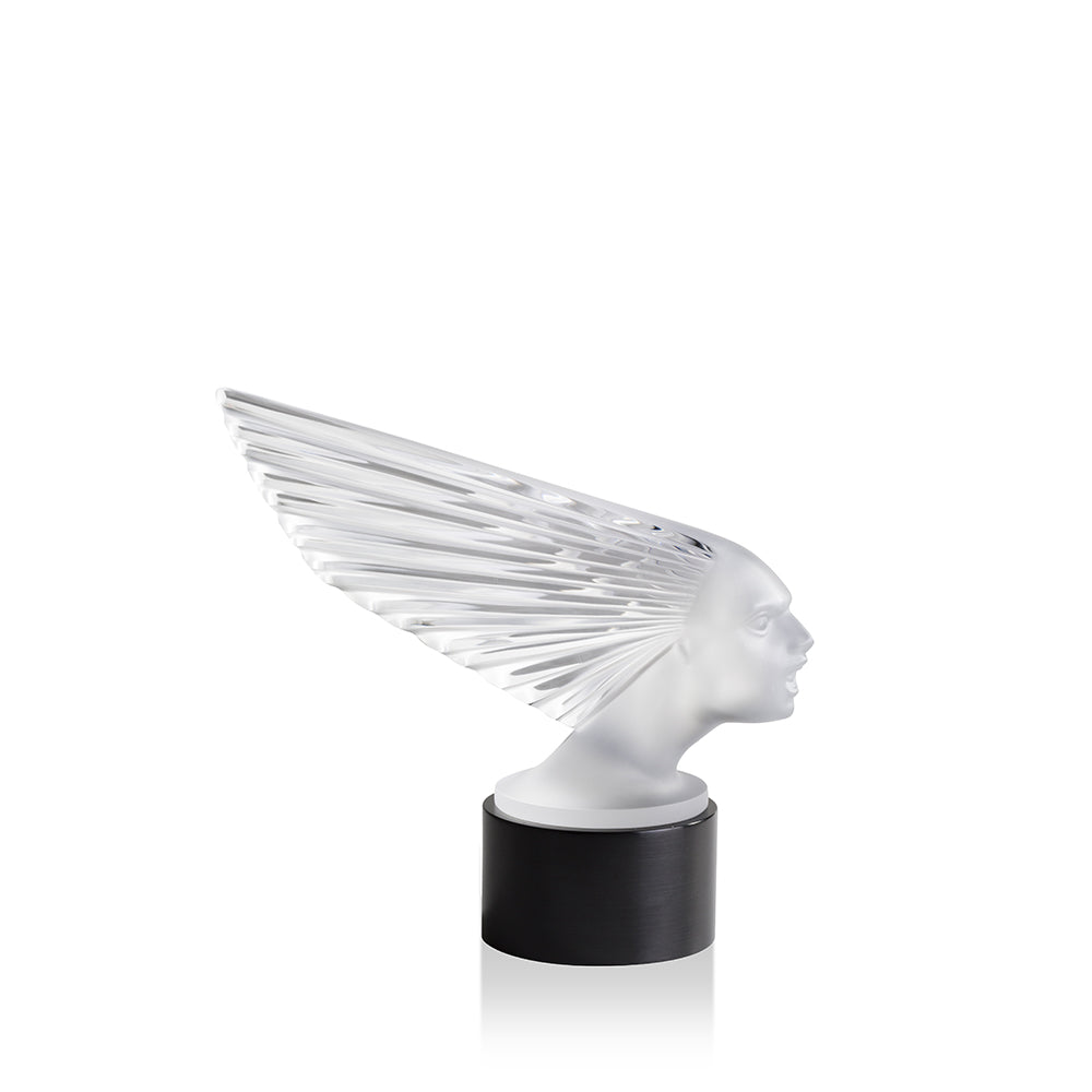 LIGHTED SCULPTURE VICTOIRE